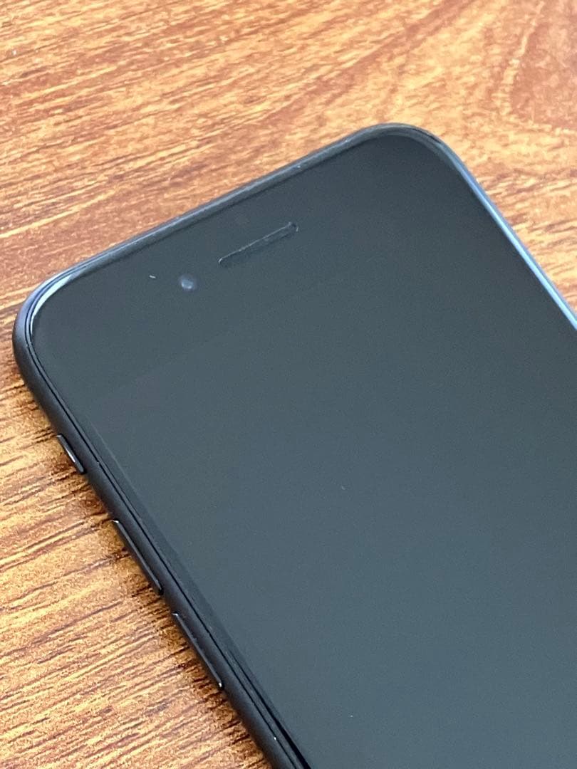 美品 iPhoneSE 第2世代 （SE2）128GB ブラック