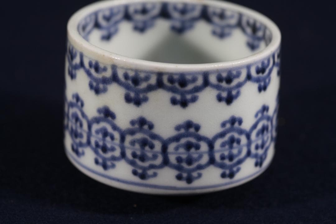 361　古伊万里染付瓔珞紋半筒蕎麦猪口　無疵美品　江戸中期