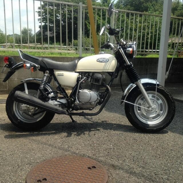 新品　エイプ50　100 ツインサスアダプター 塗装込み　ＫＢＣ製 Ｗサス