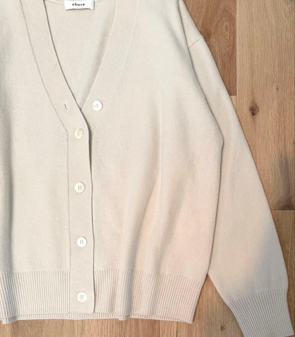 美品 ebure ハイゲージ カシミヤ カーディガン ホワイト 56,100円