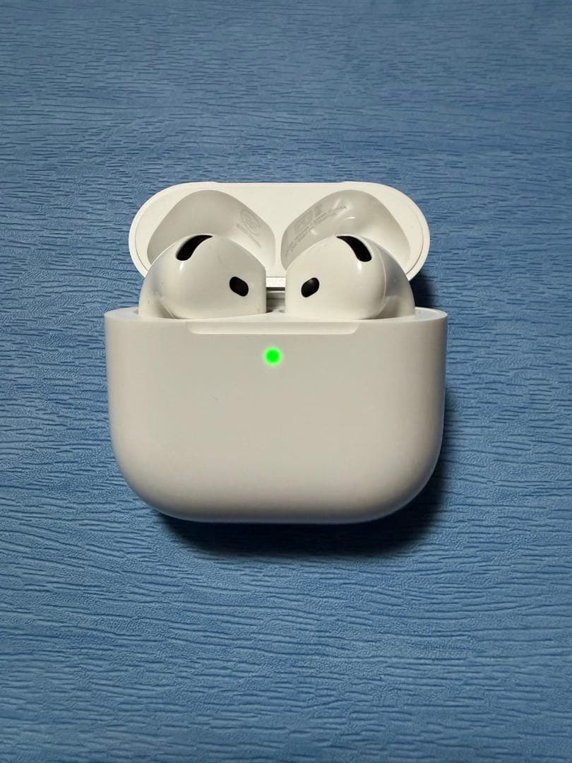 AirPods 4 (本体ノイキャン搭載）ケースのおまけ付き