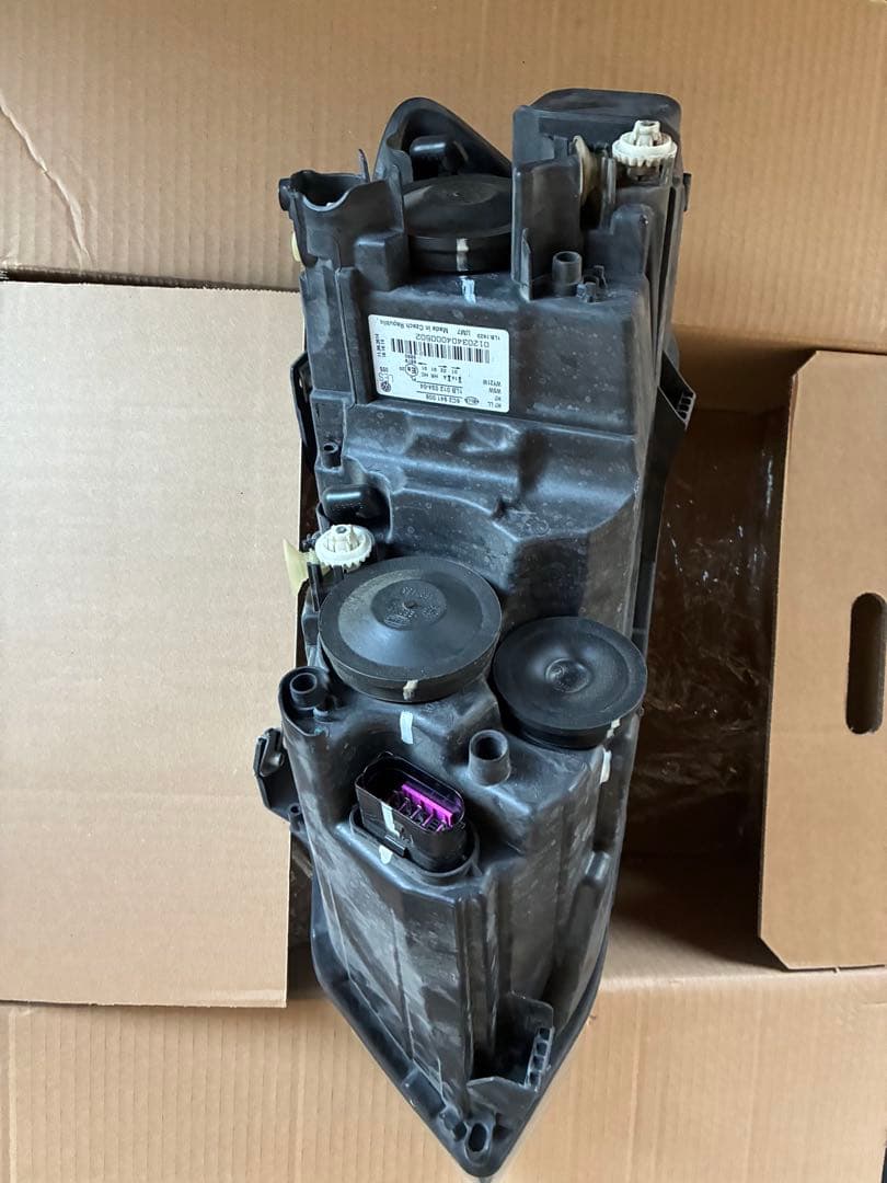 ポロ　6R 後期　純正　右　ヘッドライトライト　フォルクスワーゲン