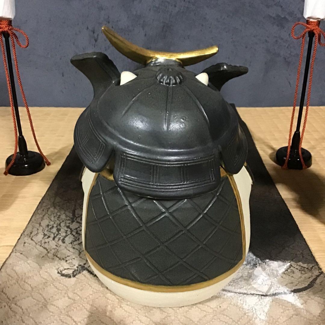 ねこ武将∠(｀∇´)ゝ　まる白猫　黒甲冑　黒兜(伊達形) 大一点のみ