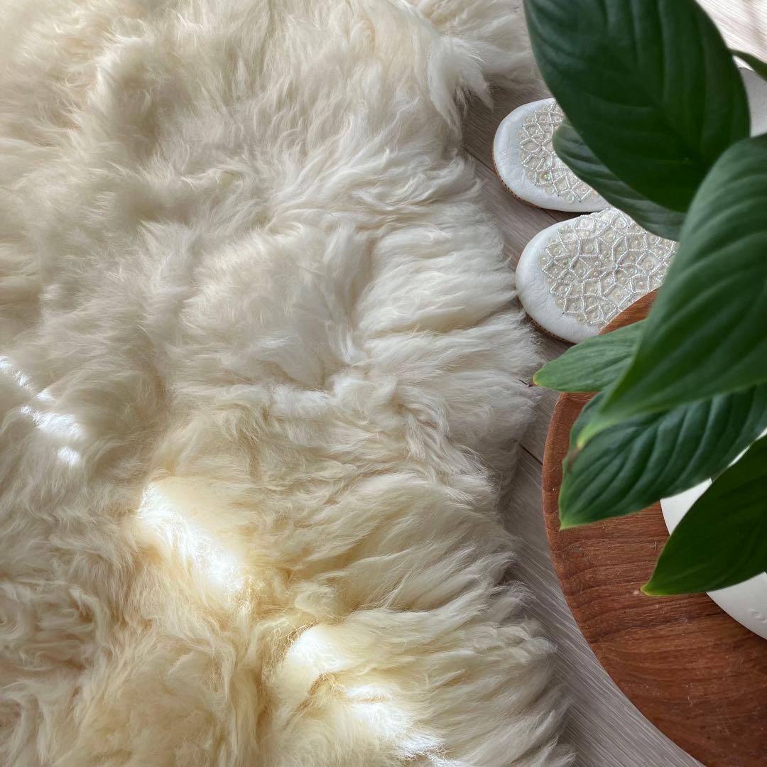 【リッチムートン】 オフホワイト　シープスキンラグ　美品新品未使用