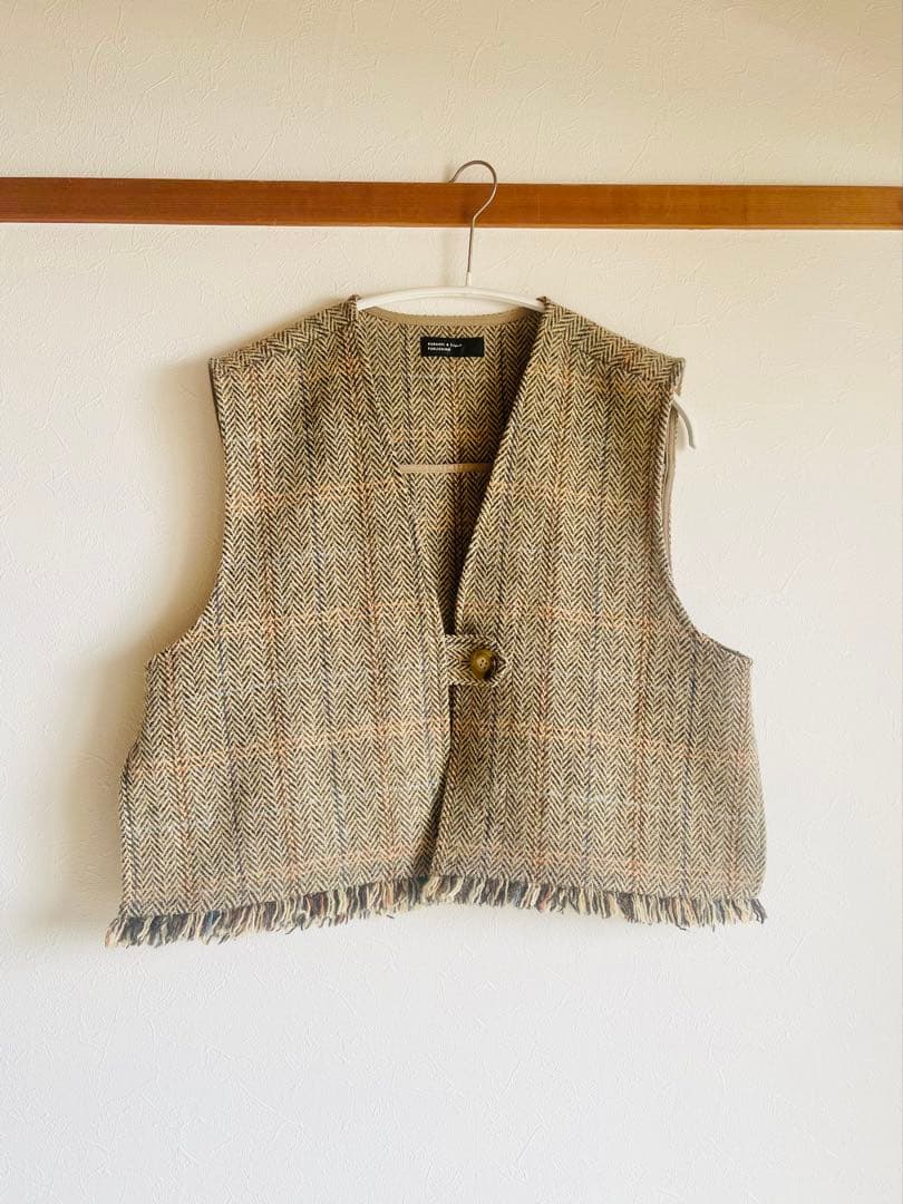 北欧暮らしの道具店 よしいちひろさんコラボ ヘリンボーン柄のウールベスト