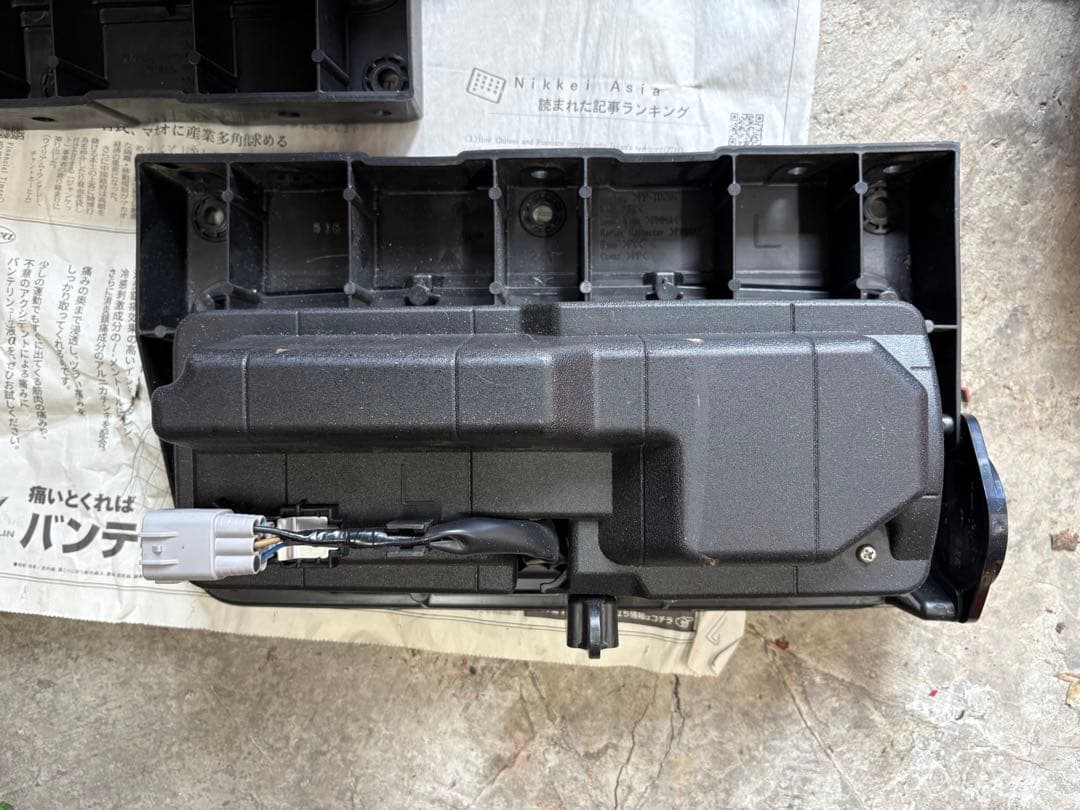 日野　プロフィア　テール　ランプ　純正　新品