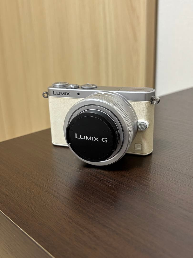 LUMIX DMC-GM1 ミラーレスカメラ アイボリー レンズ付き ルミックス