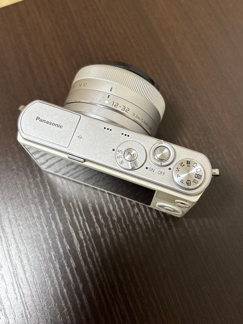 LUMIX DMC-GM1 ミラーレスカメラ アイボリー レンズ付き ルミックス