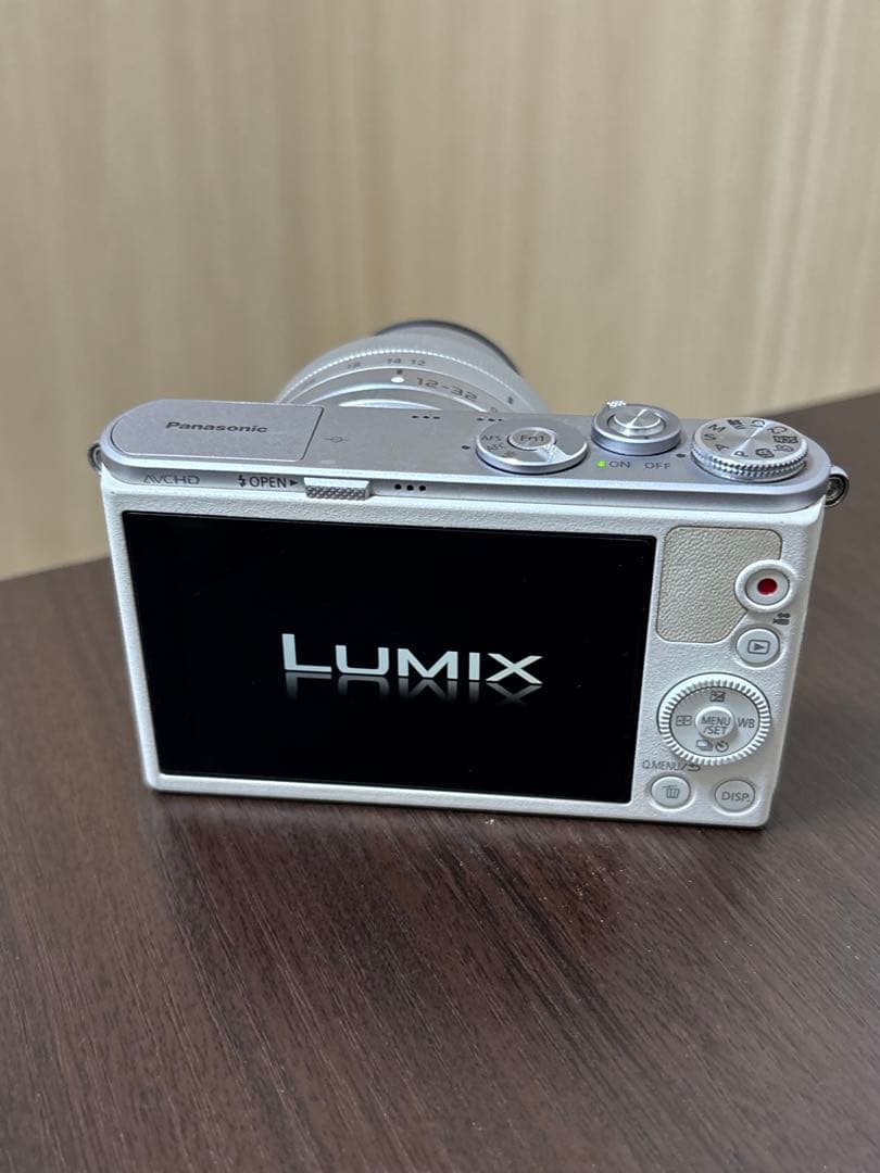LUMIX DMC-GM1 ミラーレスカメラ アイボリー レンズ付き ルミックス