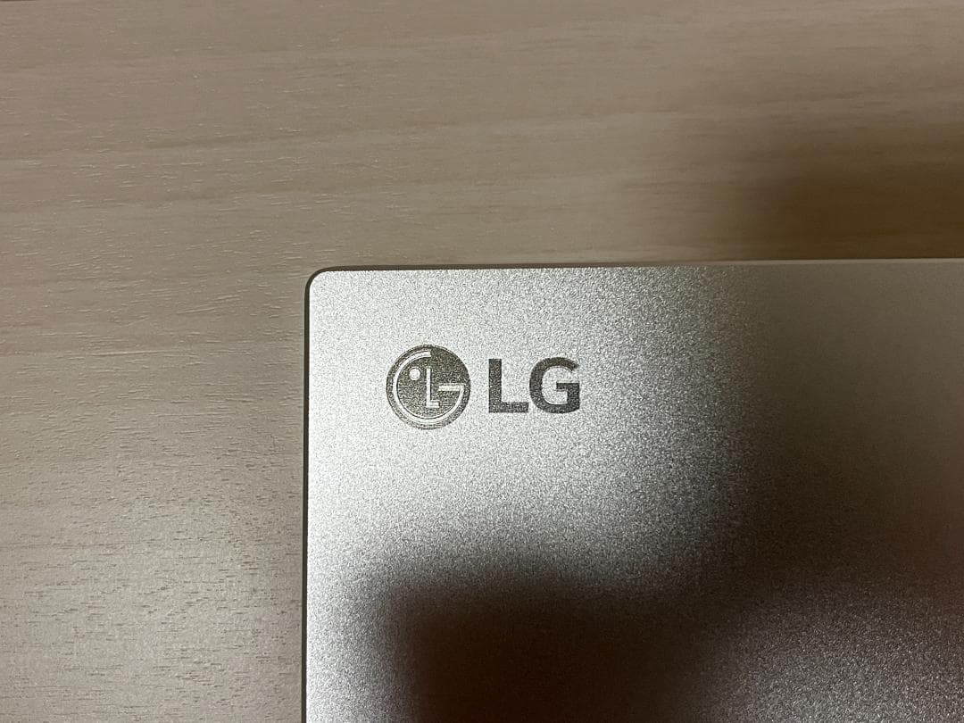 LG gram +view モバイルモニター 16型 2560×1600