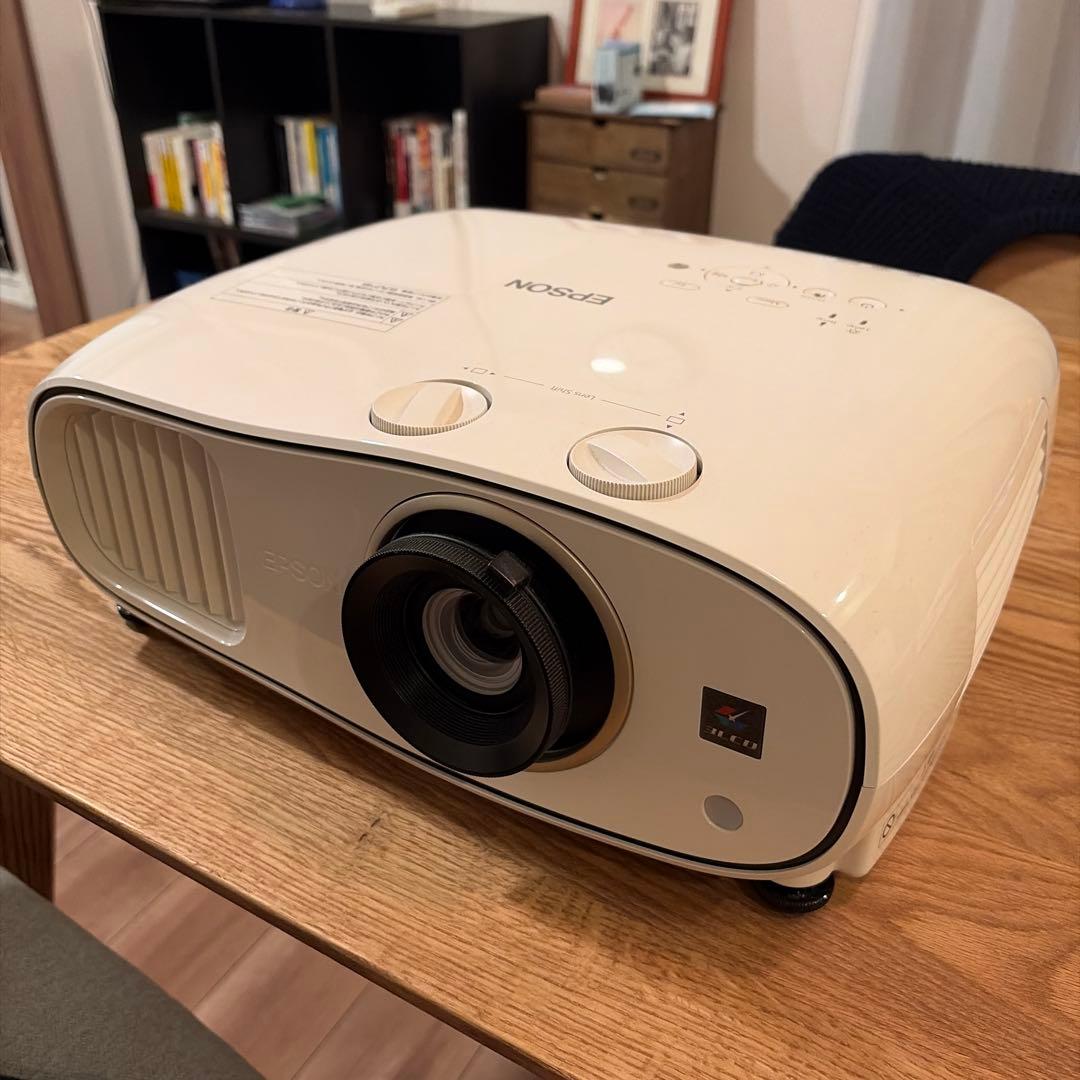 EPSONプロジェクター フルHD EH-TW6700W 訳あり