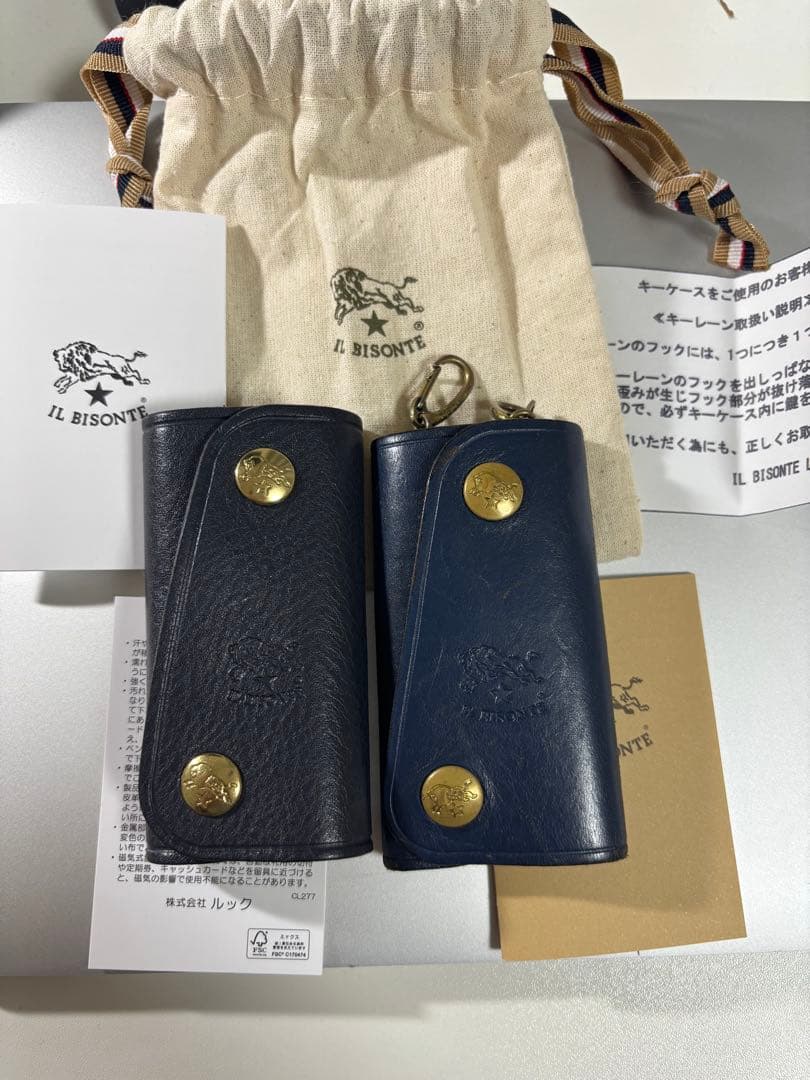 イルビゾンテ　IL BISONTE レザーキーケース ネイビー ブラック