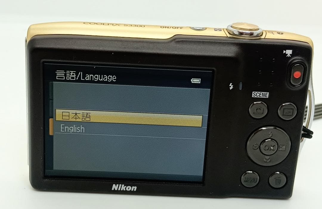 デジタルカメラ Nikon COOLPIX S3300 6X Zoom 16.0 Mp Gold