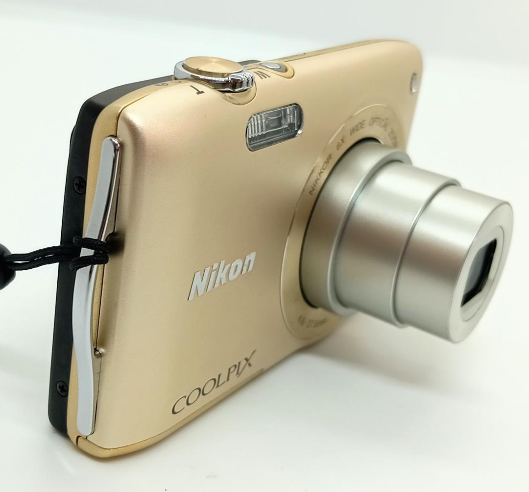 デジタルカメラ Nikon COOLPIX S3300 6X Zoom 16.0 Mp Gold