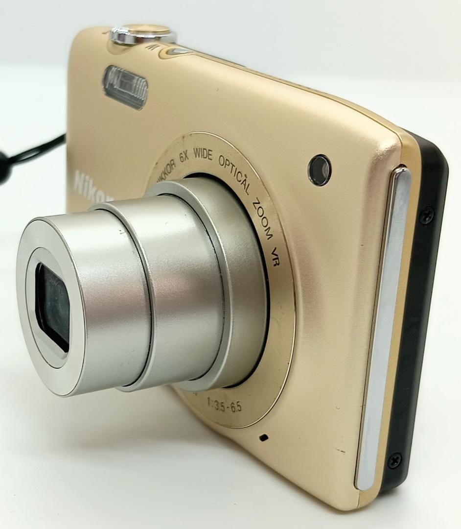デジタルカメラ Nikon COOLPIX S3300 6X Zoom 16.0 Mp Gold