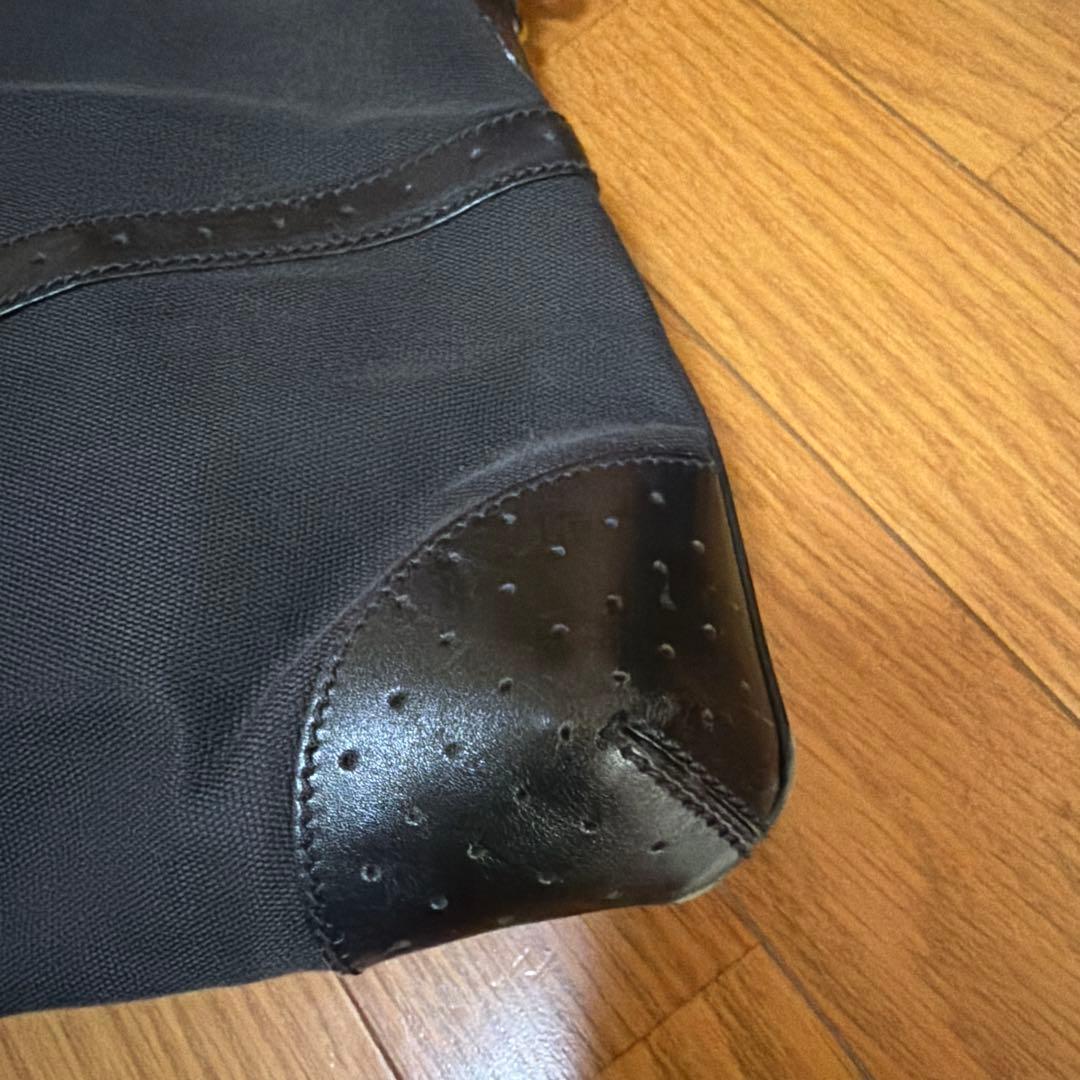 Gucci ブラック ハンドバッグ GGロゴ