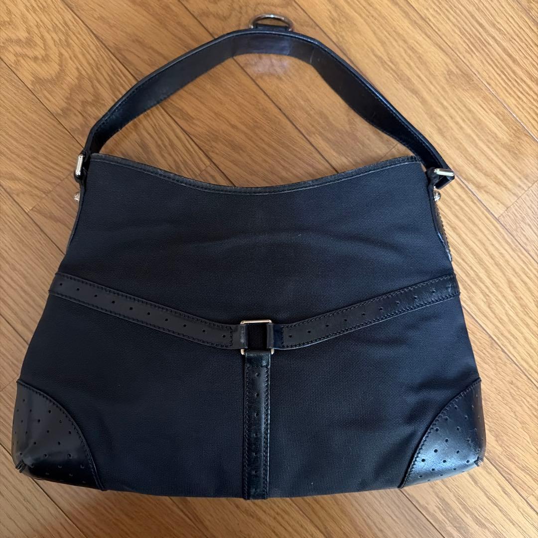 Gucci ブラック ハンドバッグ GGロゴ