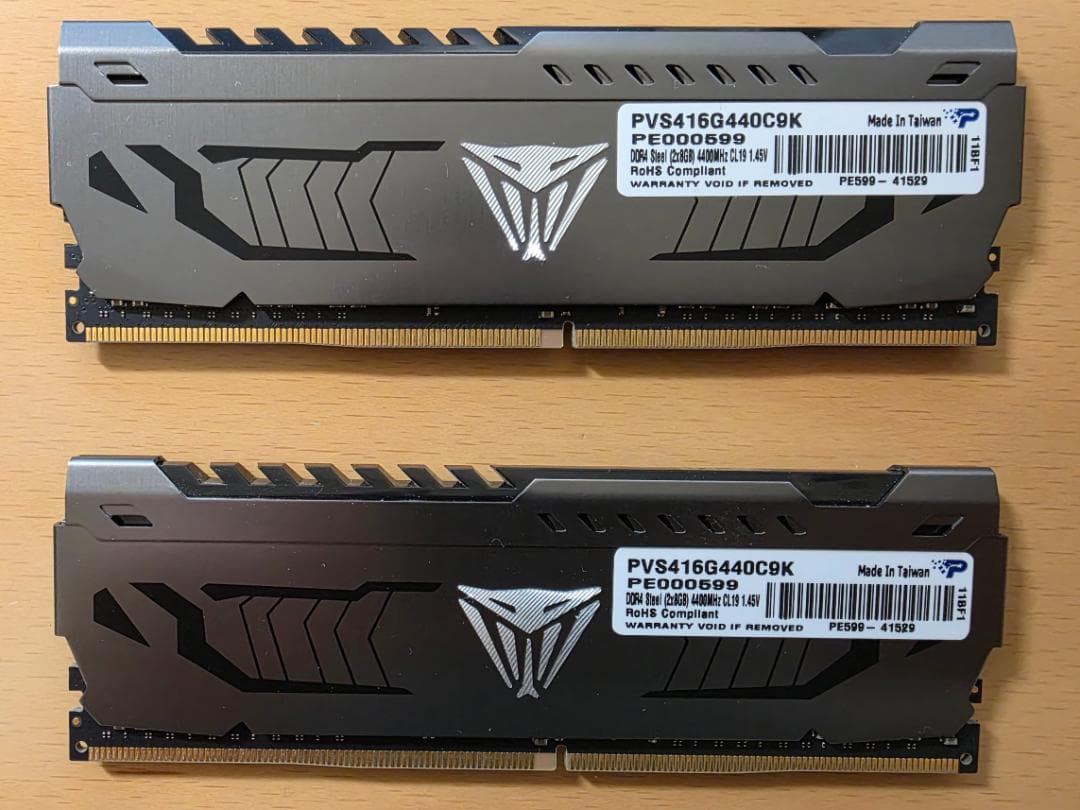 Patriot Viper Steel DDR4 16GB 4400MHzメモリ