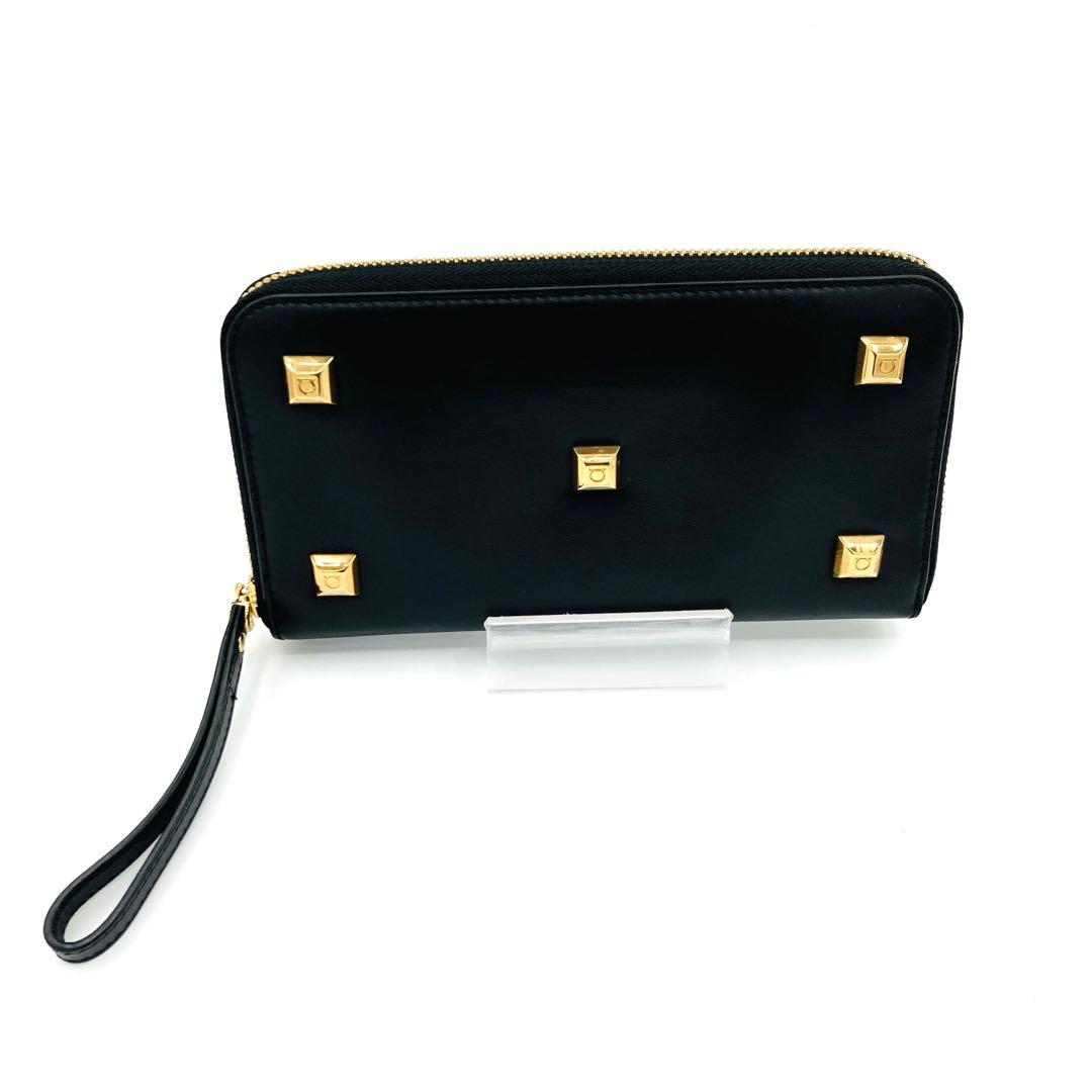 Salvatore Ferragamo ガンチーニ金具長財布　レザー レディース