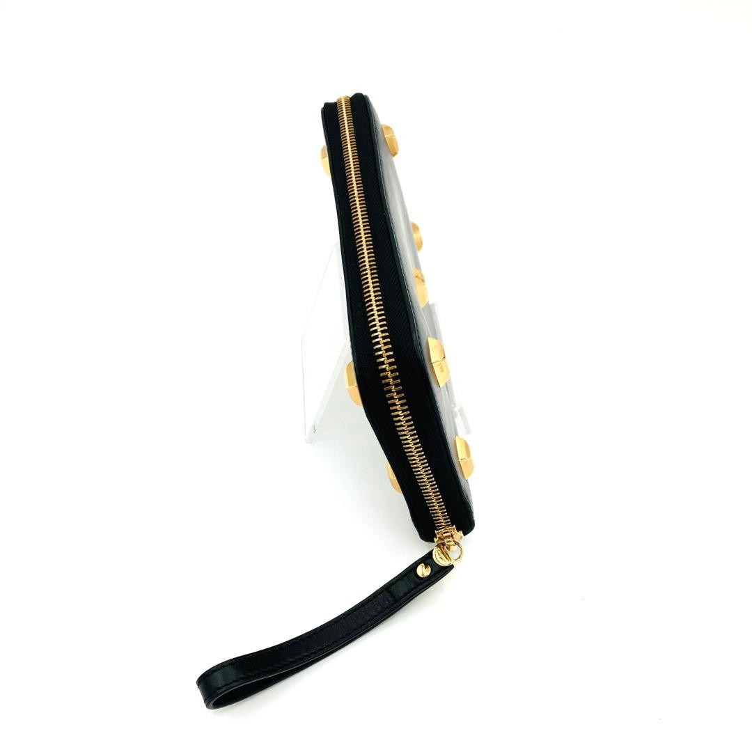 Salvatore Ferragamo ガンチーニ金具長財布　レザー レディース