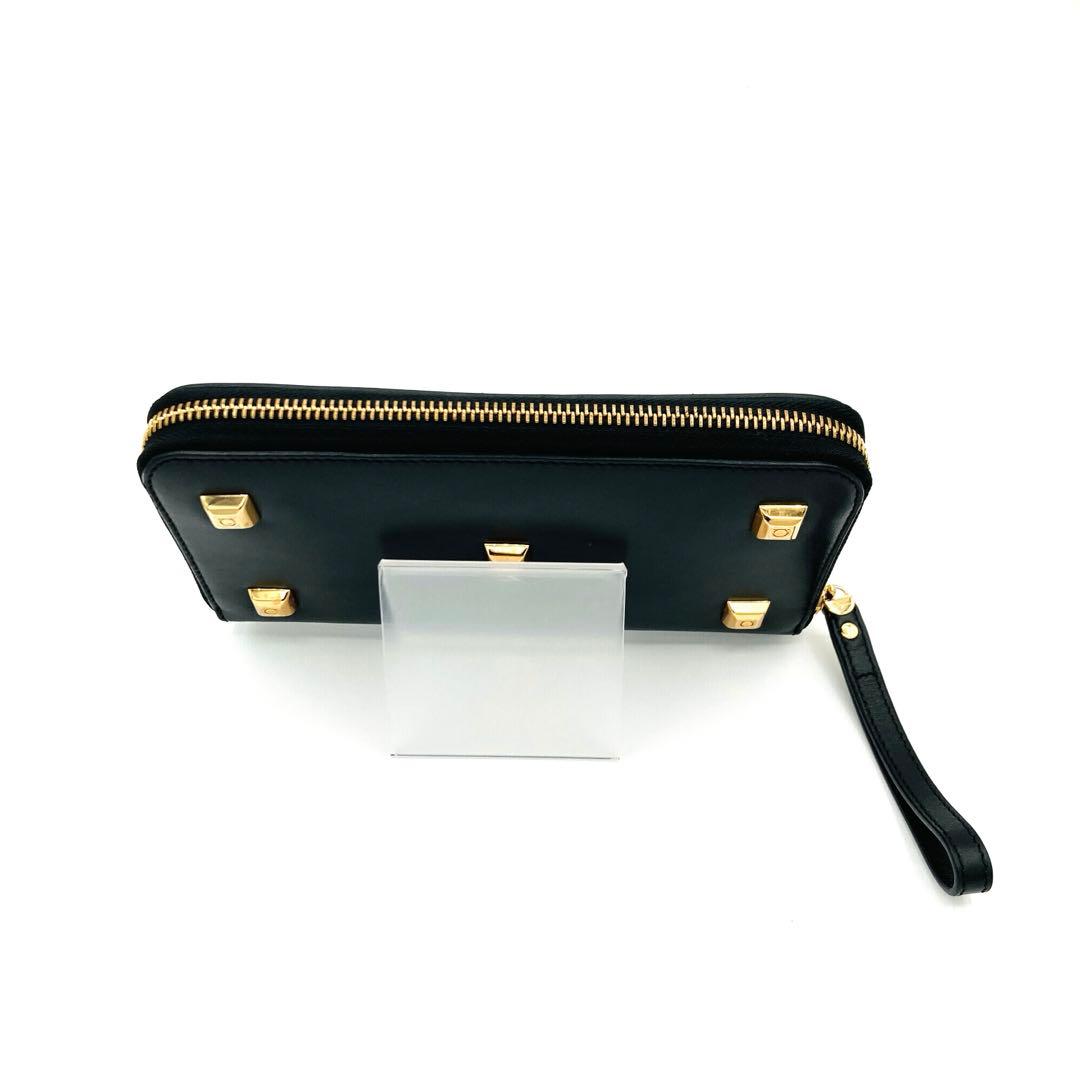 Salvatore Ferragamo ガンチーニ金具長財布　レザー レディース