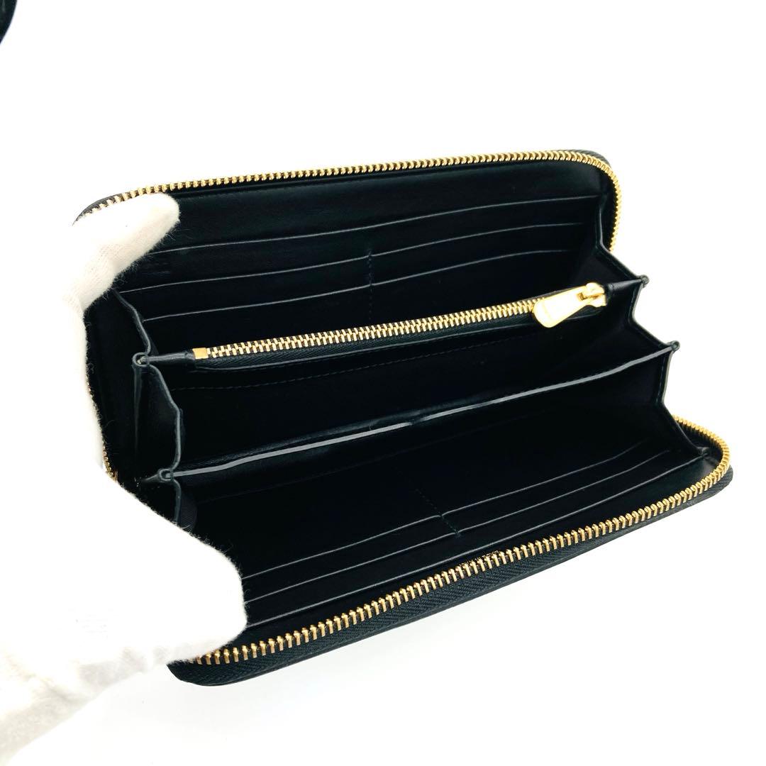 Salvatore Ferragamo ガンチーニ金具長財布　レザー レディース