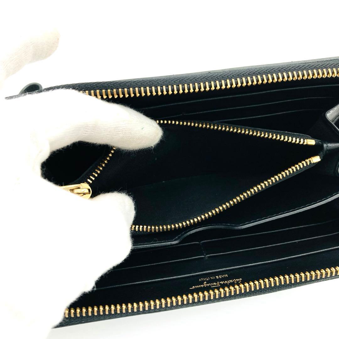 Salvatore Ferragamo ガンチーニ金具長財布　レザー レディース