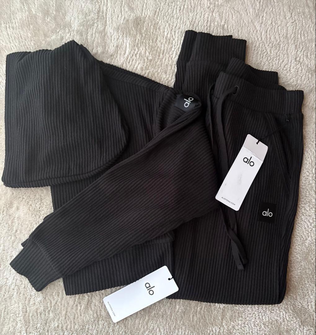 alo ブラックリブ編みセットアップ