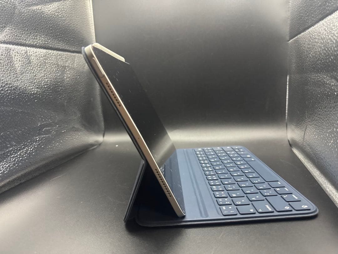 美品100%256GB画面きれいipadAir4キーボードスタイラスペンペーパー