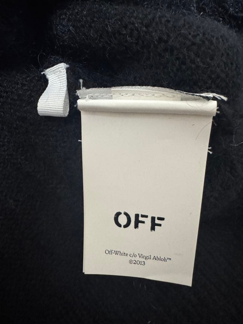 オフホワイト（off-white） ブラック　ニット
