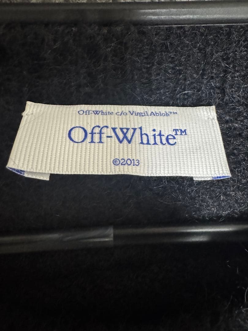 オフホワイト（off-white） ブラック　ニット