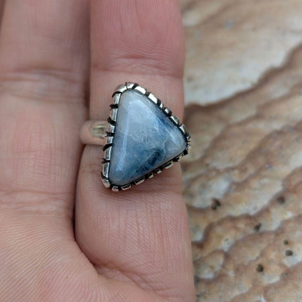 ハンドメイドの入りコン沢リング　 コン沢　シルバーリング