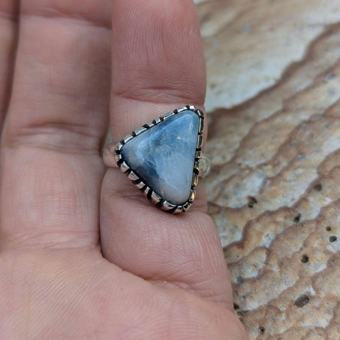 ハンドメイドの入りコン沢リング　 コン沢　シルバーリング