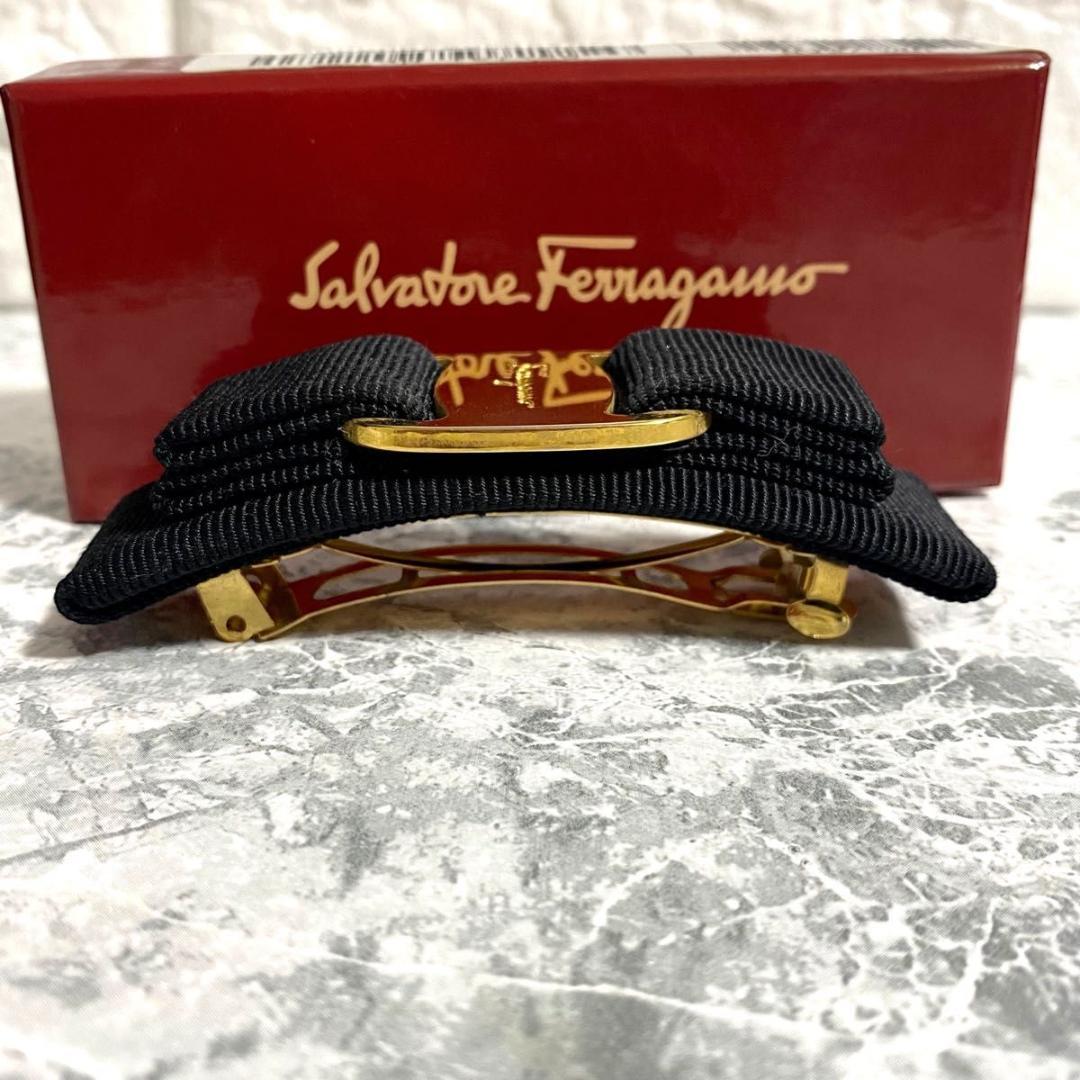 極美品 サルヴァトーレフェラガモ ヴァラリボン バレッタ ブラック