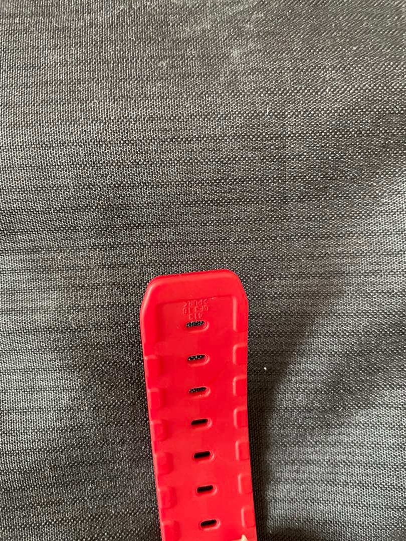未使用（部屋で数回付けた程度）30周年限定、赤G-SHOCK