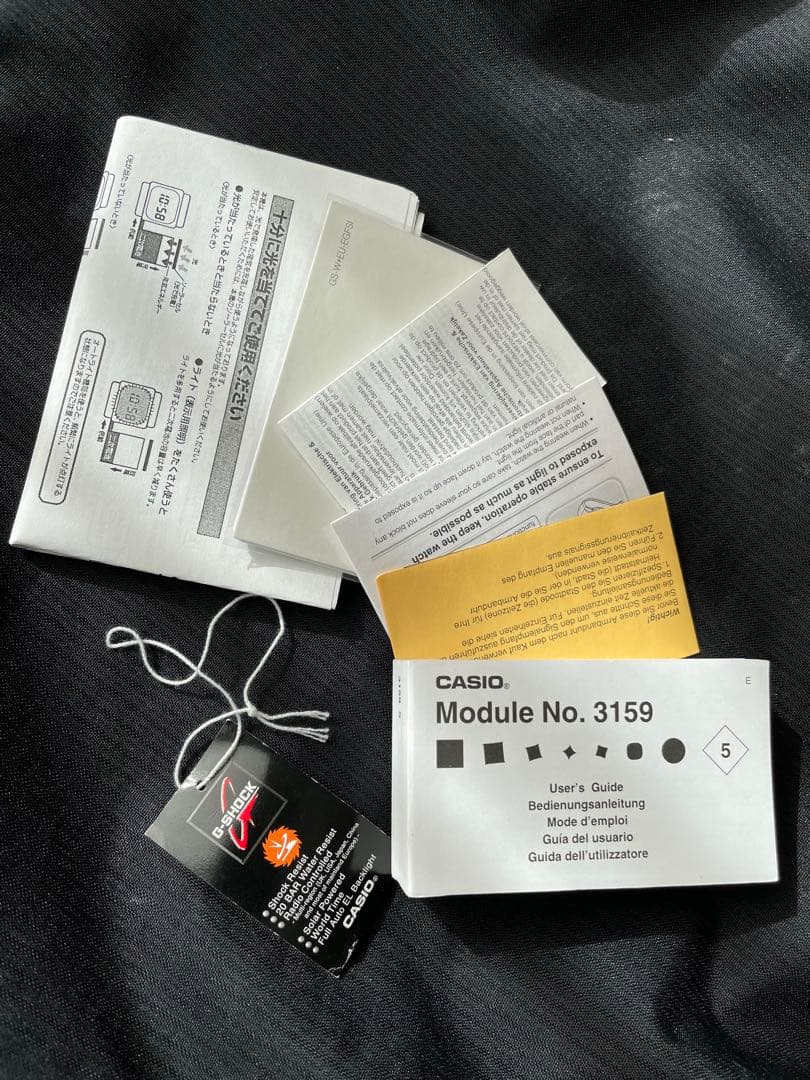 未使用（部屋で数回付けた程度）30周年限定、赤G-SHOCK