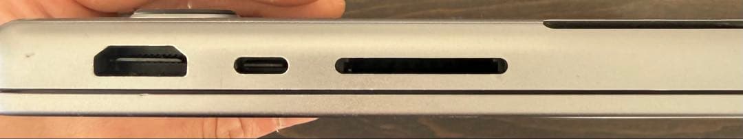 R*i様 MacBook Pro 14インチ M1 Pro 2021 16GB/