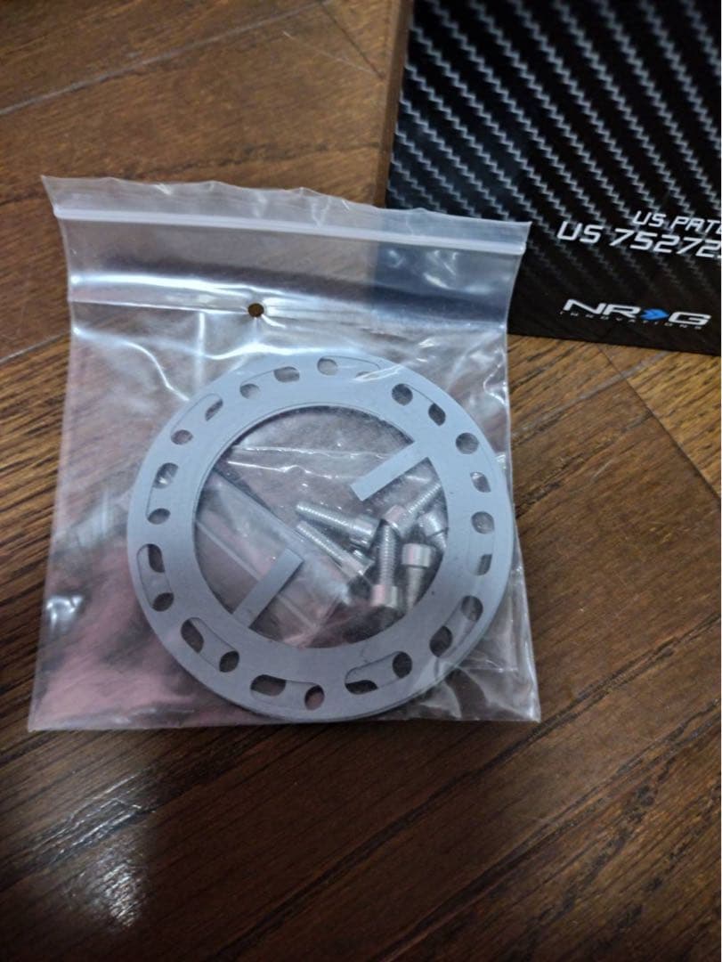 ぷぅま　クイックリリース　NRG レッド　未使用