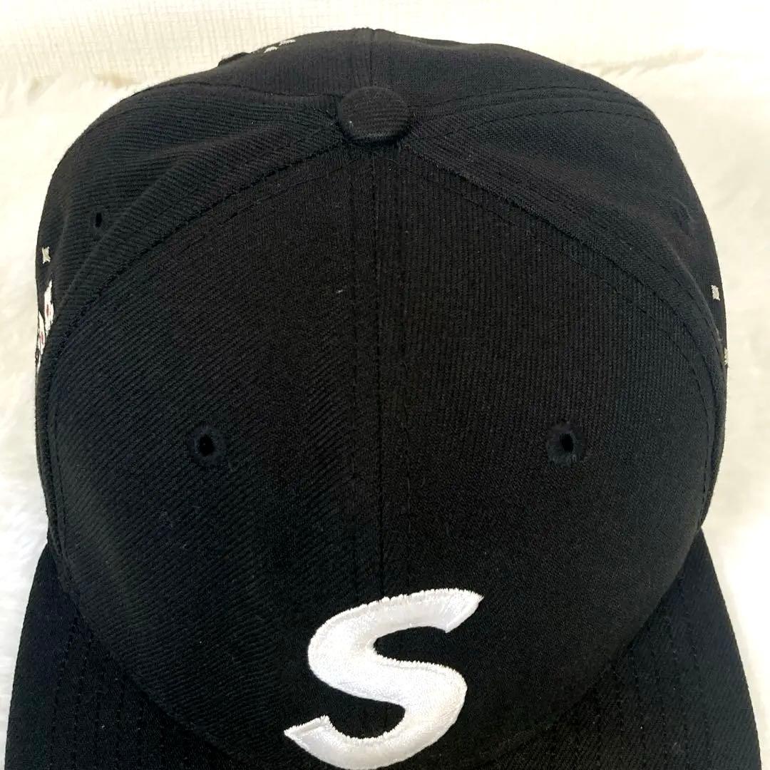 Supreme キャラクター Sロゴ ブラック キャップ ニューエラ コラボ