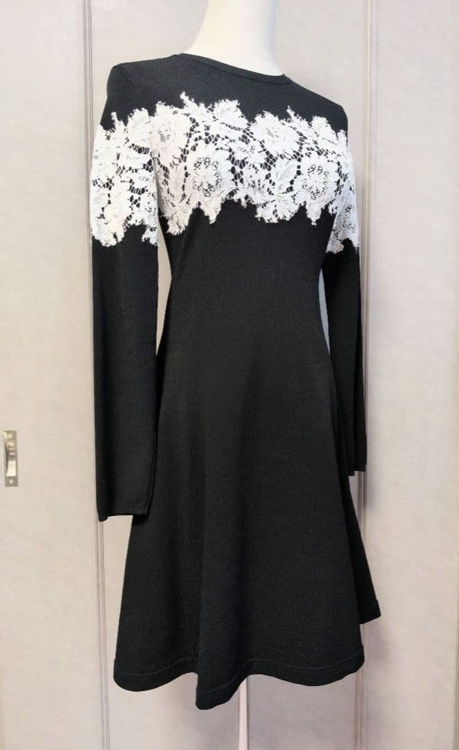 【VALENTINO】ホワイトレースが素敵なビスコースジャージーワンピース☆