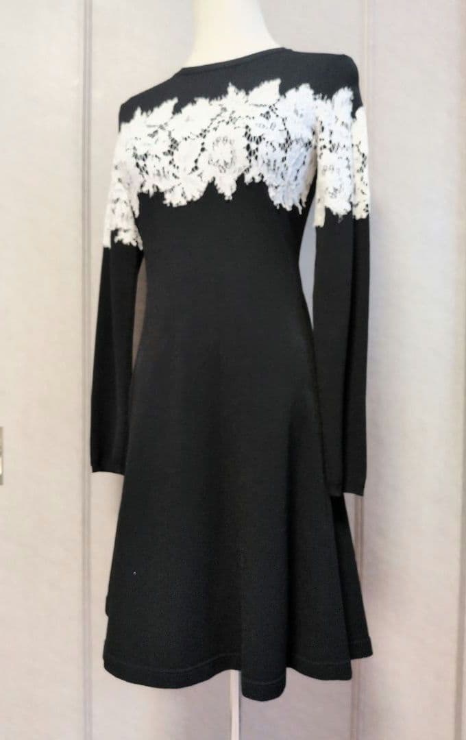 【VALENTINO】ホワイトレースが素敵なビスコースジャージーワンピース☆