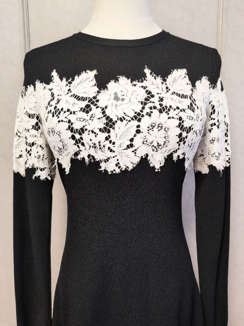 【VALENTINO】ホワイトレースが素敵なビスコースジャージーワンピース☆