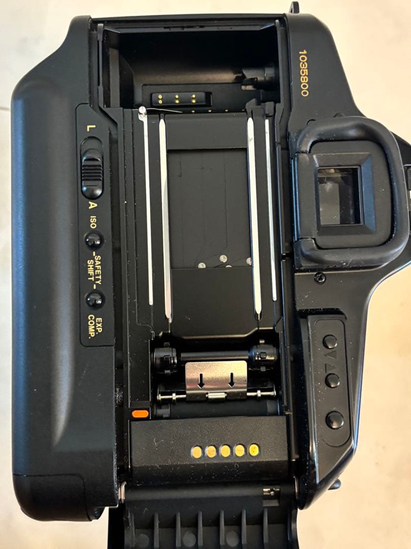 Canon キヤノン T90 フィルムカメラ　ボディ レンズ付き 35-70mm