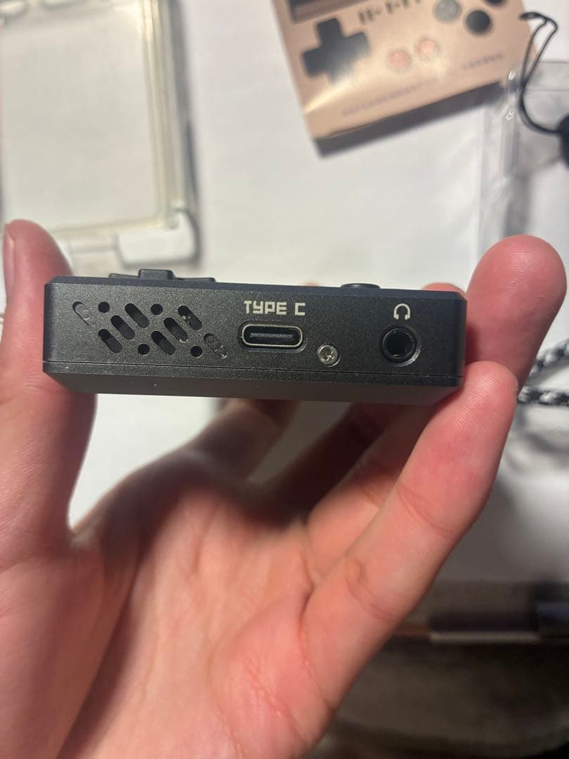 GKD pixel 2（シリコンカバー、64gbsdカード付き）、エミュレータ