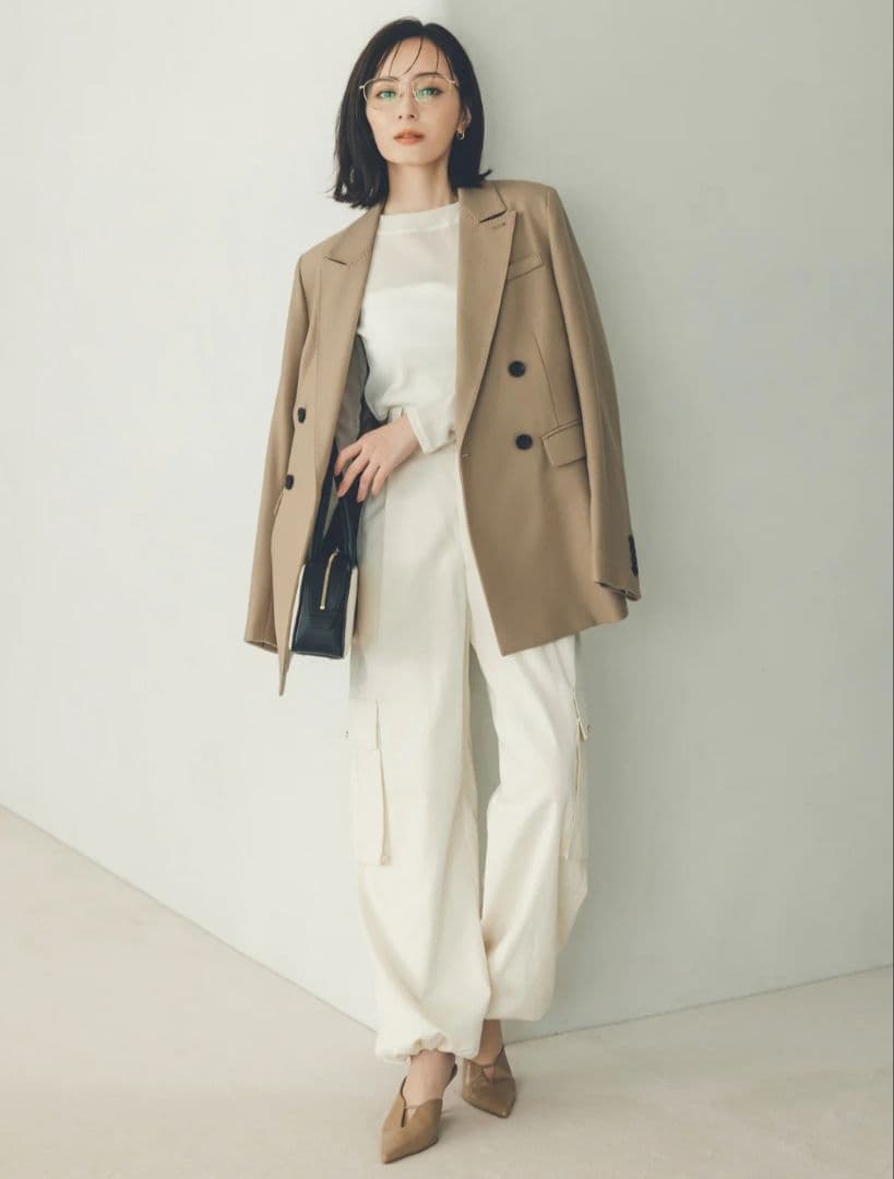 anuans バックオープンシアーカットトップス アイボリー