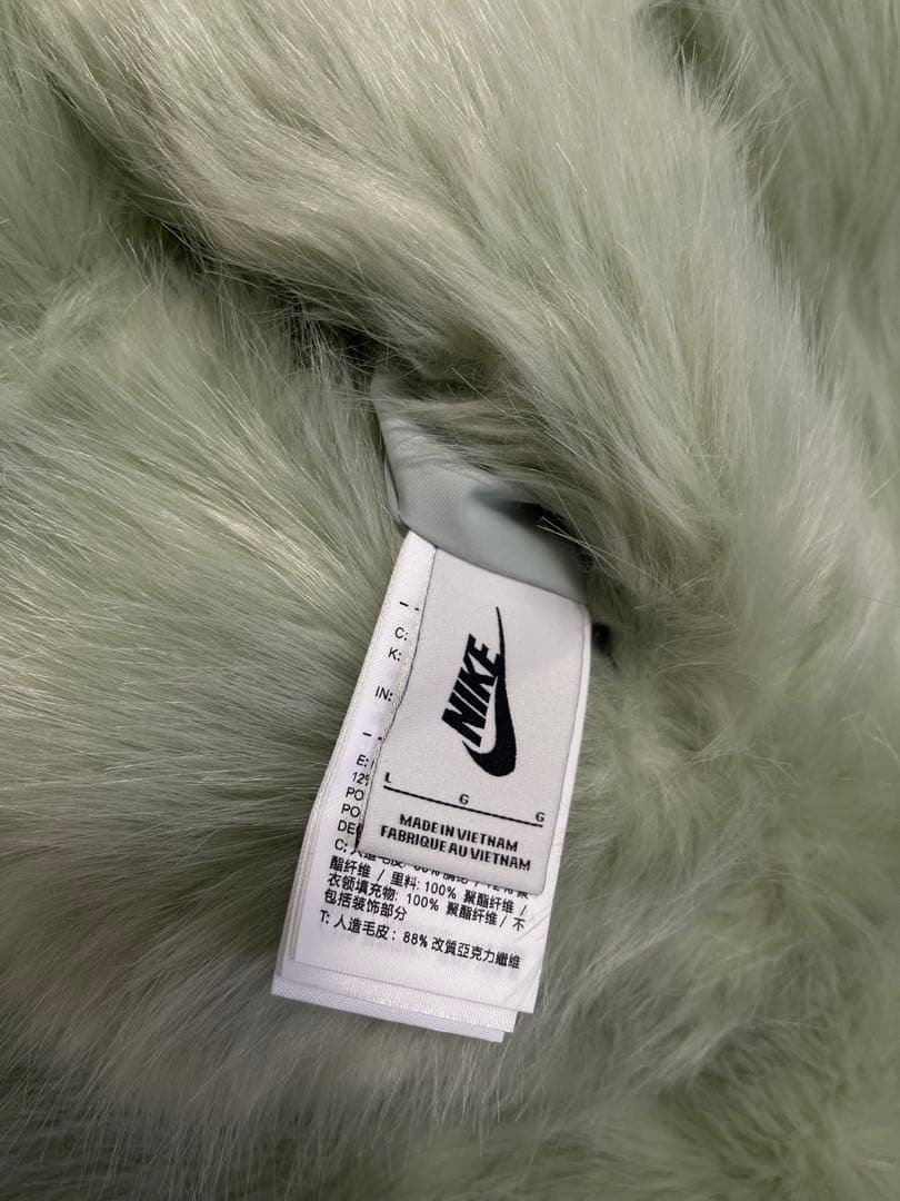 NIKE × AMBUSH リバーシブルフェイクファージャケット