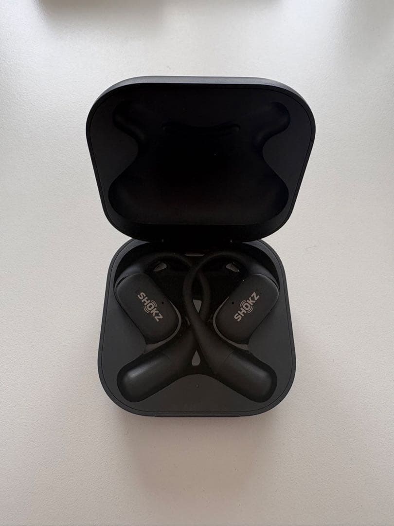 SHOKZ OPENFIT 骨伝導イヤホン ブラック　キャリングケース付き