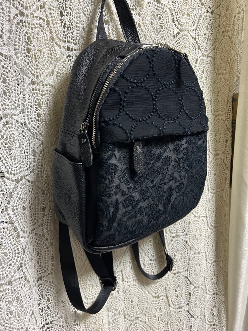 専用　ミナペルホネンハーフハンドメイド本革リュック　セレブレイト＆タンバリン