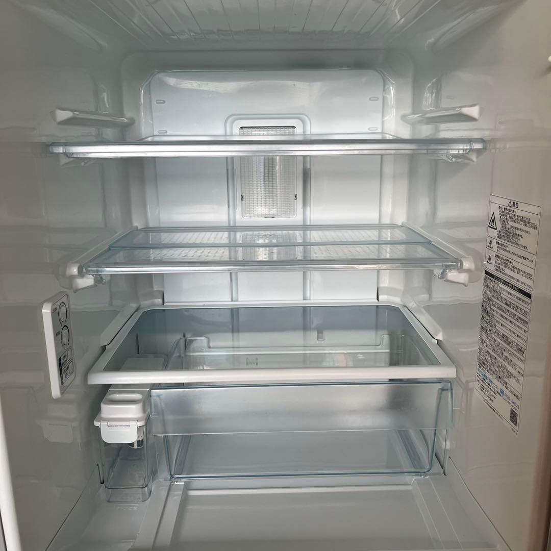 配送設置無料　TOSHIBA 中型冷蔵庫　自動製氷機付き