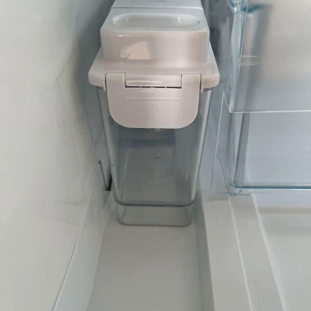 配送設置無料　TOSHIBA 中型冷蔵庫　自動製氷機付き